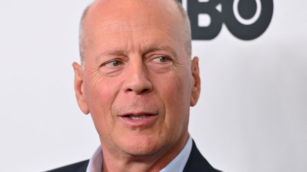 Facebook posts said there was very sad news and that Bruce Willis was dead, but it was a death hoax.