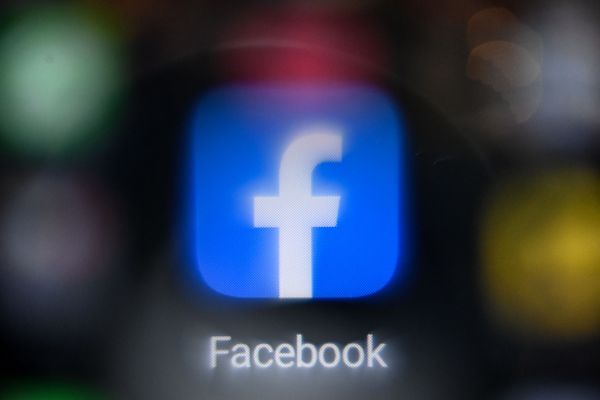 A Facebook hoax claimed that to regain friends in your news feed and get rid of ads, copy and paste some text into a post to upgrade the system, then say hello new and old friends.