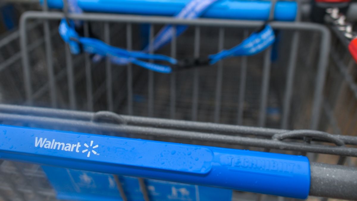 Walmart carts seen in front of a Walmart store in Edmonton, Alberta, Canada. (Photo by Artur Widak/NurPhoto via Getty Images) (Artur Widak/NurPhoto via Getty Images)